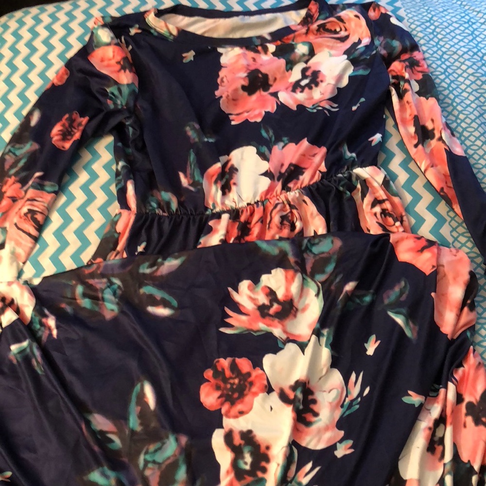 Beautiful flower pattern maxi dress